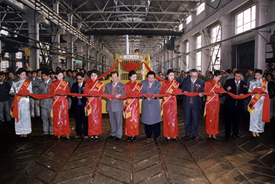 欧博abg股份公司举行欧博abg牌TY220推土机5000台下线庆典活动。。。